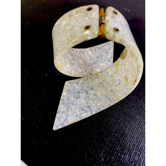 Retro MCM Lucite Iridescent Bold Bypass Crossover Clamper Art Deco Bracelet - Picture 5 of 8